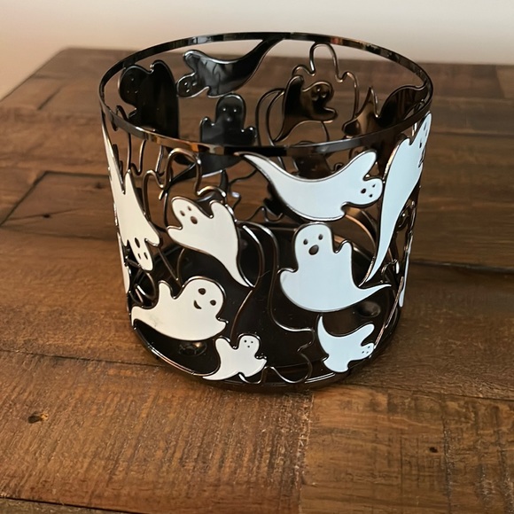 Bath & Body Works Other - Bath and Body Works Halloween ghost three wick candle holder